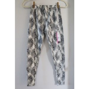 Snakeprint leggings